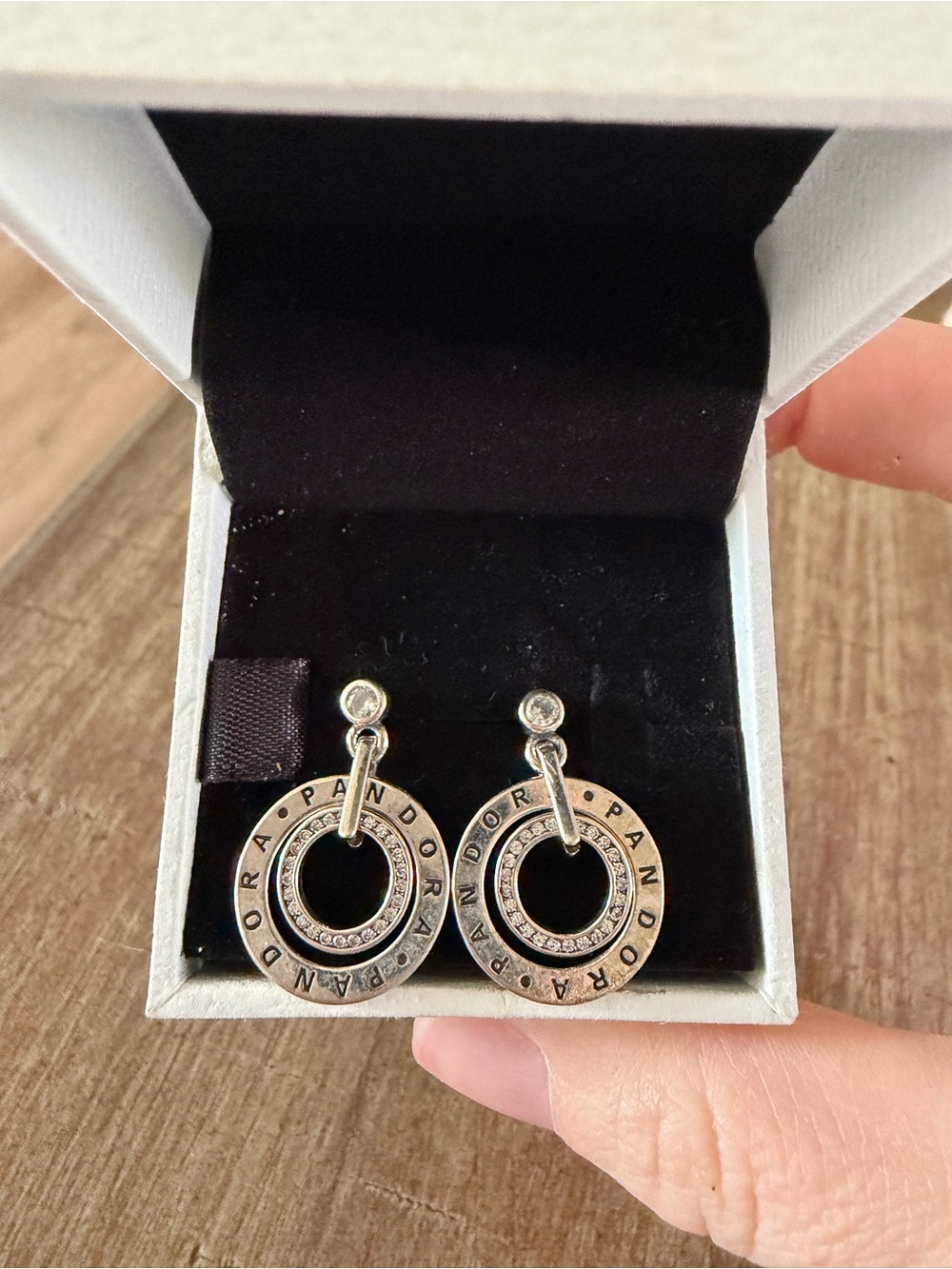 Pandora circle earrings - Picture 2 of 2